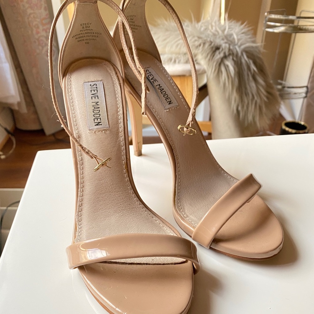 Steve Madden Nude strappy heels, size 8.5